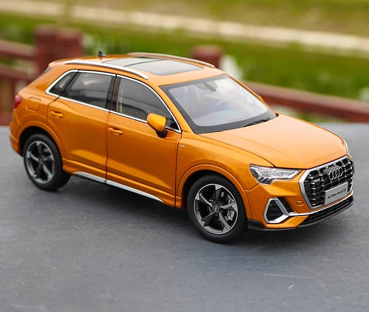 1:18 Audi 2019 Q3 Die Cast Model Car