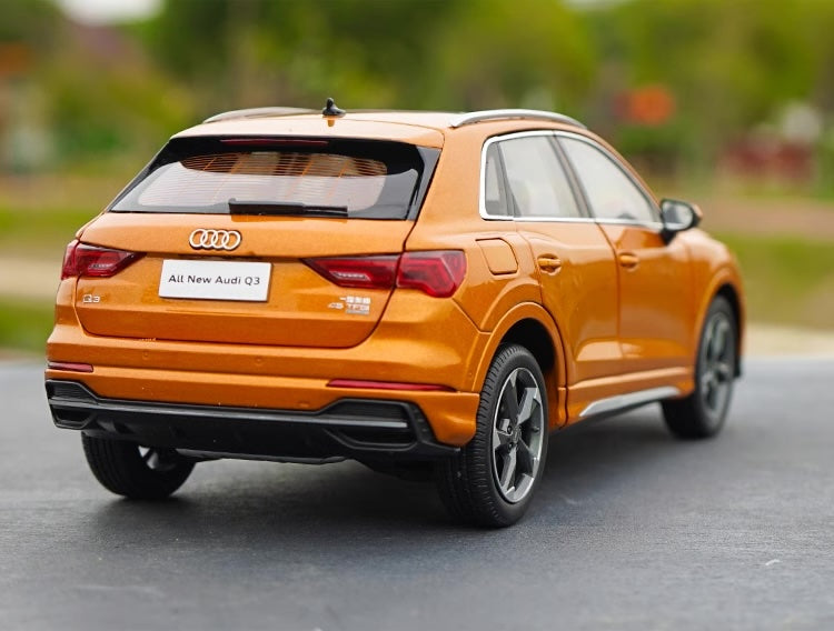 1:18 Audi 2019 Q3 Die Cast Model Car