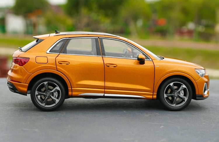 1:18 Audi 2019 Q3 Die Cast Model Car