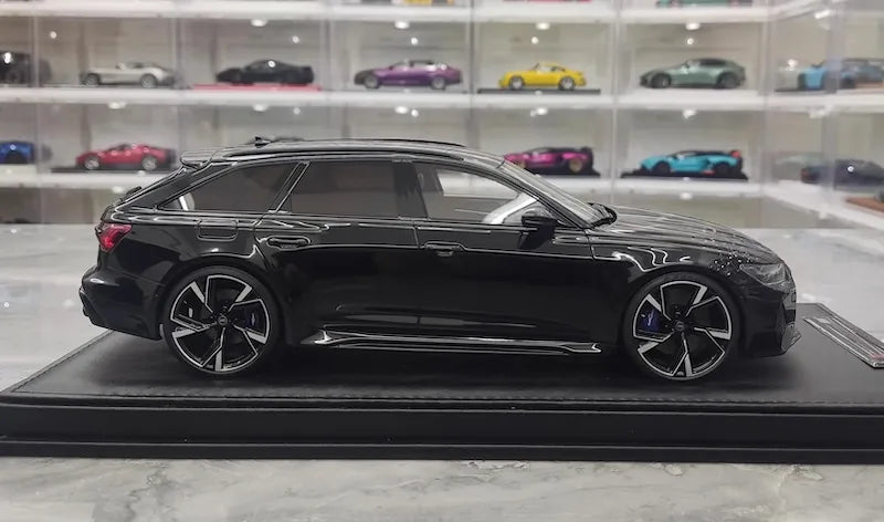 1:18 Audi 2020 RS6 Avant C8