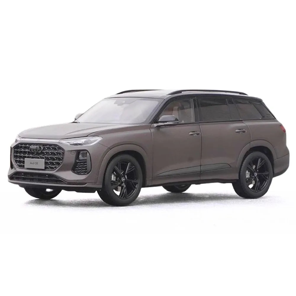 1:18 Audi 2022 Q6 Gray Die Cast Model Car