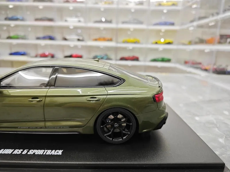 1:18 Audi 2023 RS5 Sportback