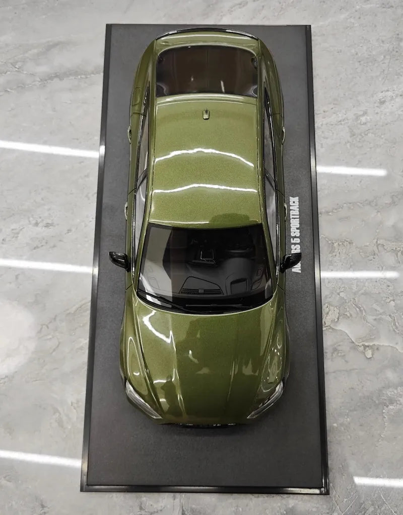 1:18 Audi 2023 RS5 Sportback