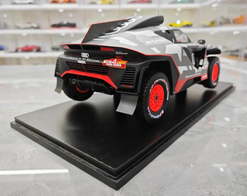 1:18 Audi 2022 RS Q E-Tron Dakar C. Sainz • L.Cruz