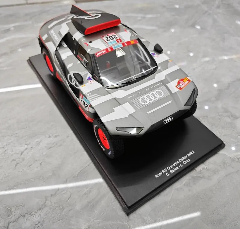 1:18 Audi 2022 RS Q E-Tron Dakar C. Sainz • L.Cruz