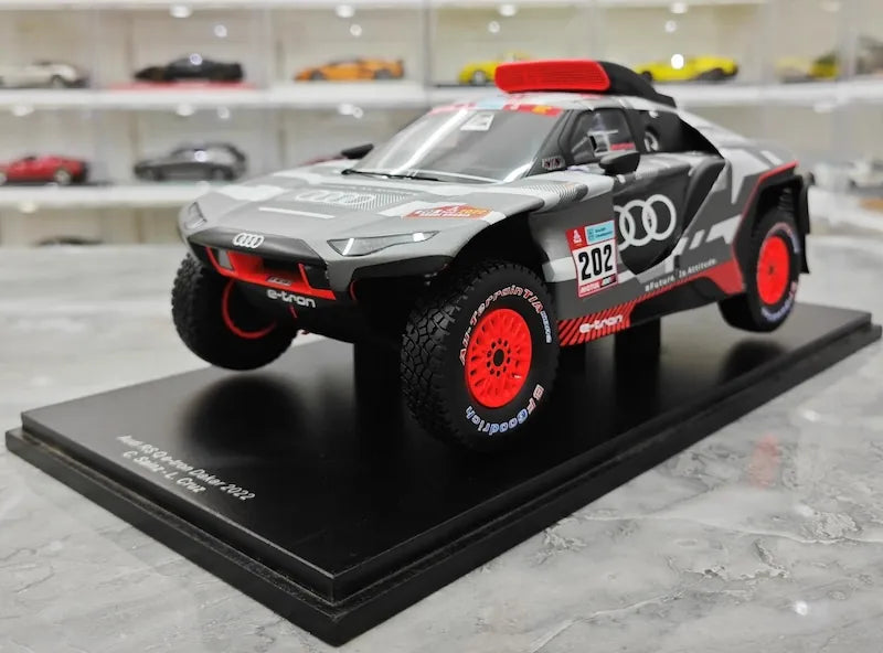 1:18 Audi 2022 RS Q E-Tron Dakar C. Sainz • L.Cruz