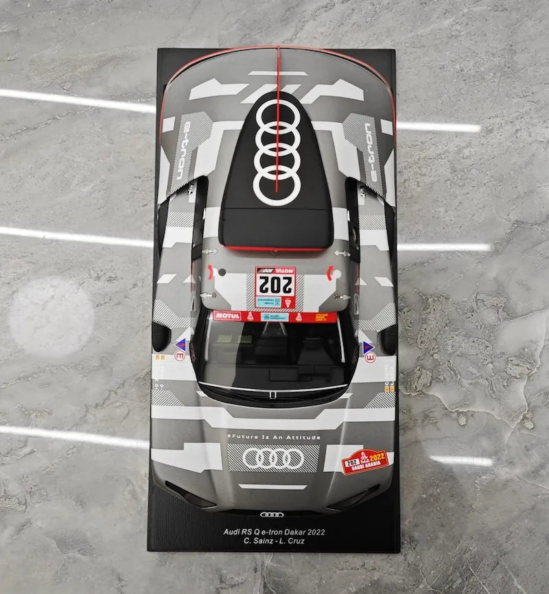 1:18 Audi 2022 RS Q E-Tron Dakar C. Sainz • L.Cruz