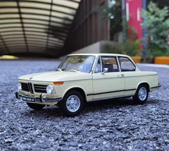 1:18 BMW 1971 2002 tii Die Cast Model Car