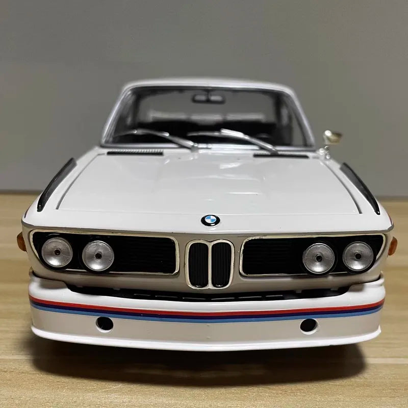 1:18 BMW 1971 3.0 CSL Die Cast Model Car