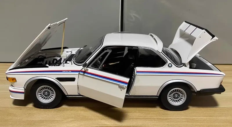 1:18 BMW 1971 3.0 CSL Die Cast Model Car