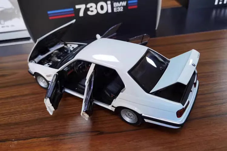 1:18 BMW 1986 730i E32 Die Cast Model Car