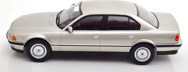 1:18 BMW 1994 740i E38 Die Cast Model Car