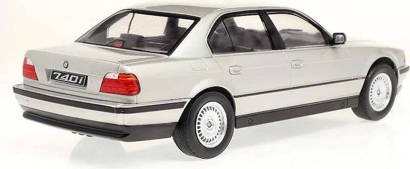 1:18 BMW 1994 740i E38 Die Cast Model Car