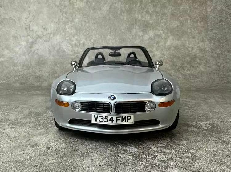 1:18 BMW 1997 Z8 E52 Die Cast Model Car