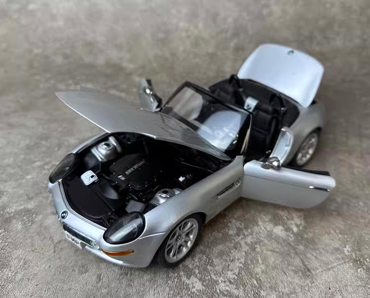 1:18 BMW 1997 Z8 E52 Die Cast Model Car