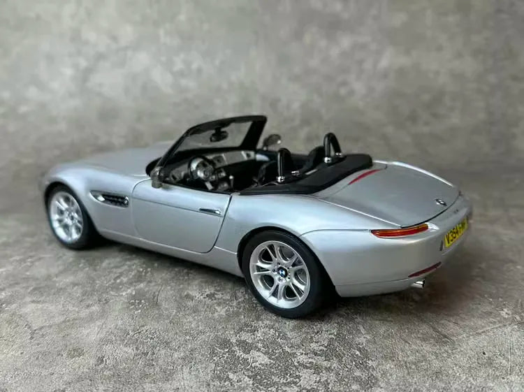 1:18 BMW 1997 Z8 E52 