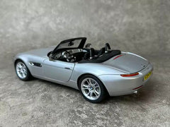 1:18 BMW 1997 Z8 E52 Die Cast Model Car