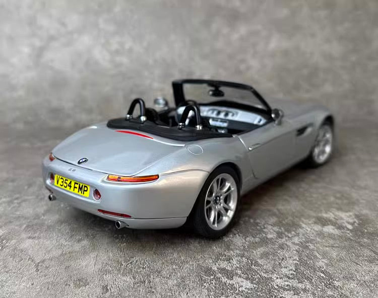 1:18 BMW 1997 Z8 E52 Die Cast Model Car