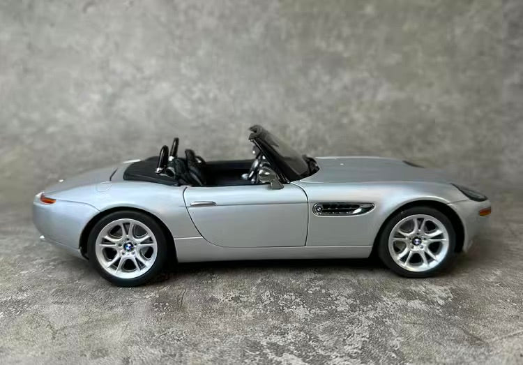 1:18 BMW 1997 Z8 E52 Die Cast Model Car