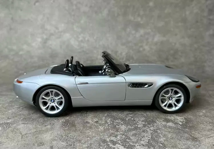 1:18 BMW 1997 Z8 E52 