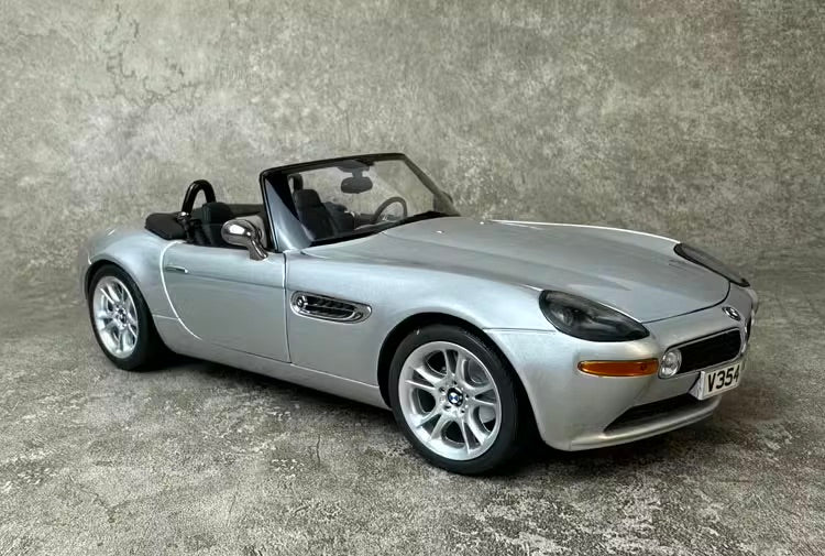 1:18 BMW 1997 Z8 E52 Die Cast Model Car