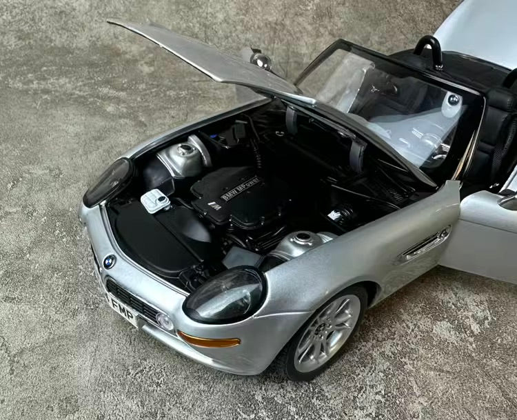 1:18 BMW 1997 Z8 E52 Die Cast Model Car