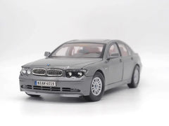 1:18 BMW 2002 745i Die Cast Model Car