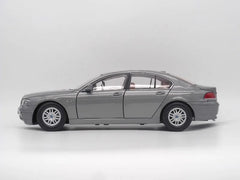 1:18 BMW 2002 745i Die Cast Model Car