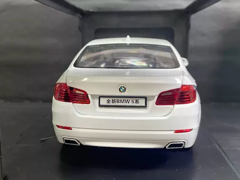 1:18 BMW 2010 530d F10 Die Cast Model Car