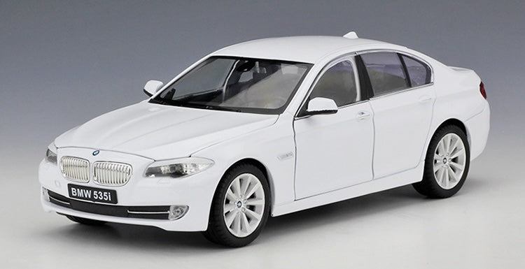 1:24 BMW 2011 535i F10 Die Cast Model Car