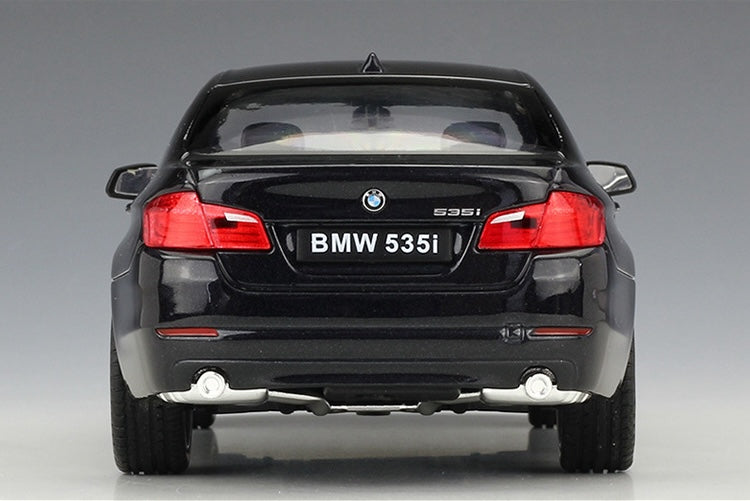 1:24 BMW 2011 535i F10 Die Cast Model Car