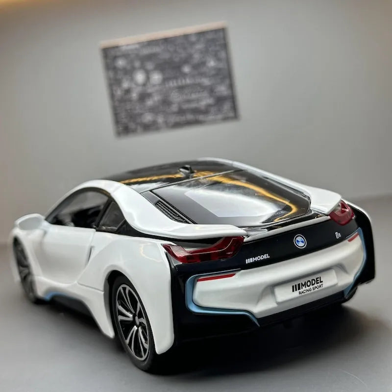 1:24 BMW 2013 i8