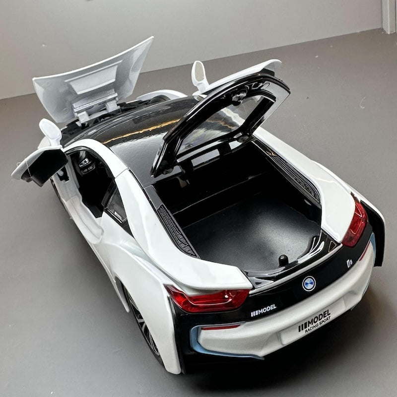 1:24 BMW 2013 i8 Die Cast Model Car