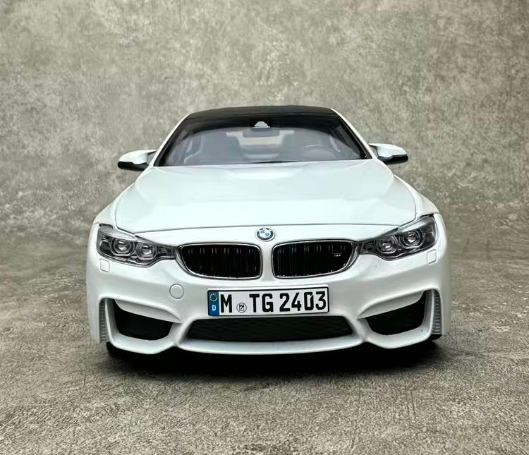 1:18 BMW 2014 M4 F82 Die Cast Model Car