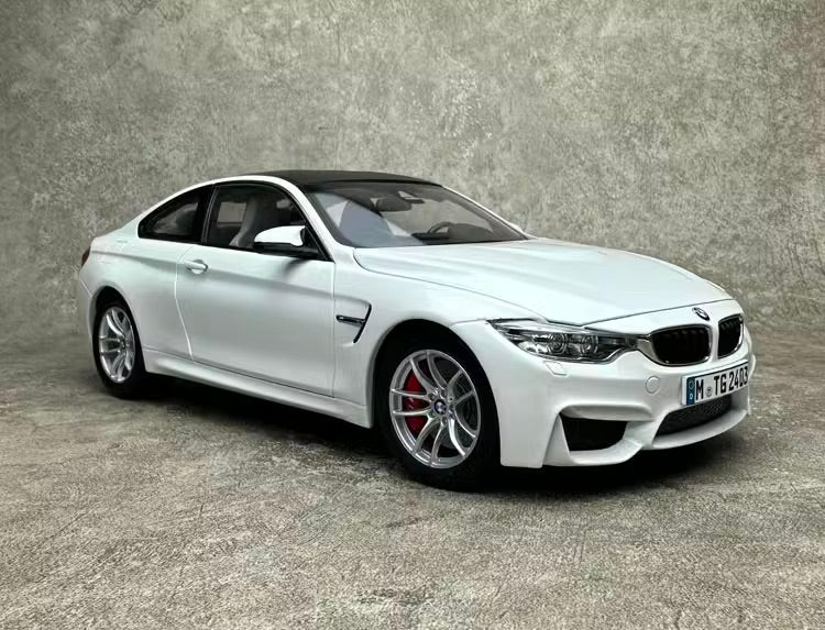 1:18 BMW 2014 M4 F82 Die Cast Model Car