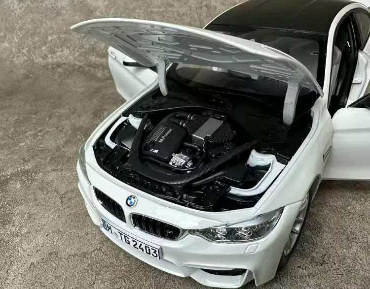 1:18 BMW 2014 M4 F82 Die Cast Model Car