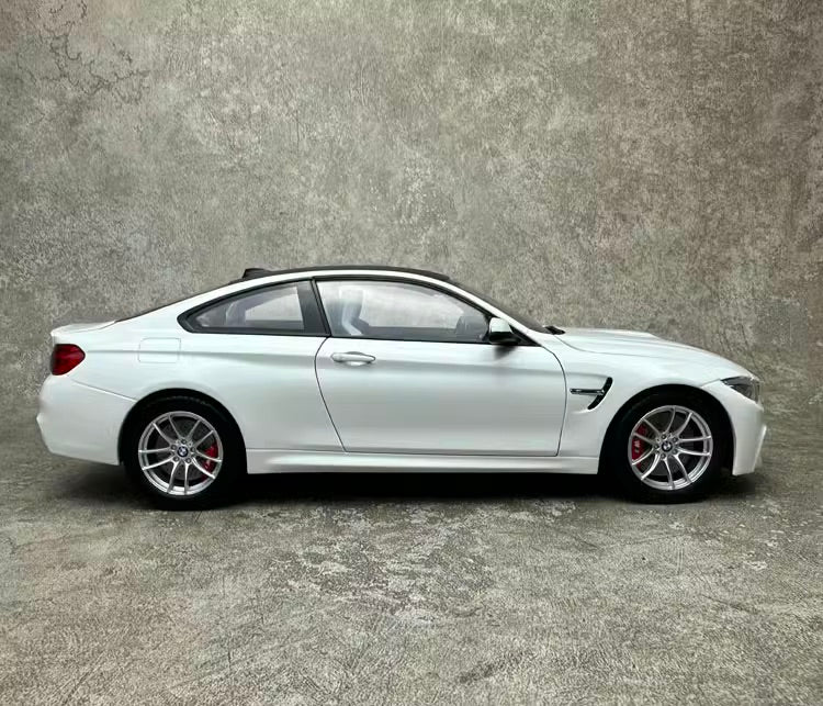 1:18 BMW 2014 M4 F82 Die Cast Model Car