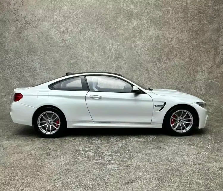 1:18 BMW 2014 M4 F82 Die Cast Model Car