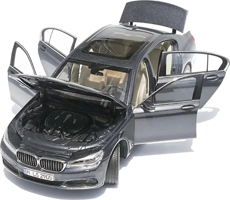 1:18 BMW 2016 750Li Die Cast Model Car