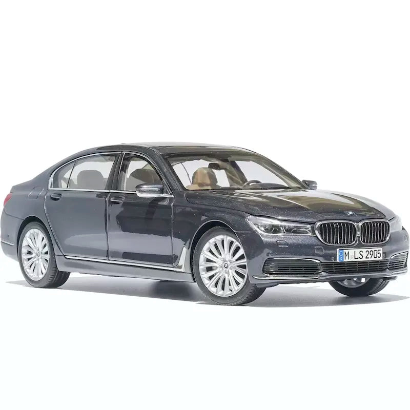 1:18 BMW 2016 750Li Die Cast Model Car