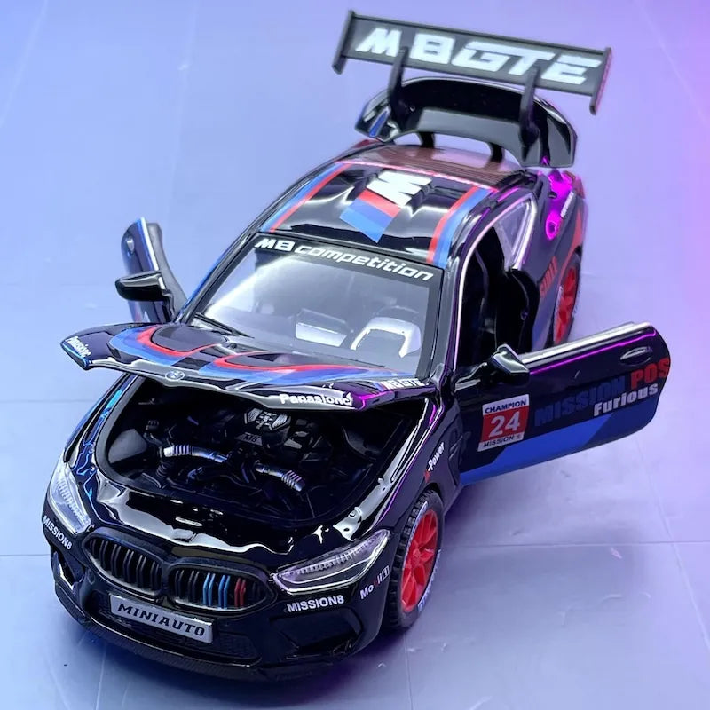 1:32 BMW 2017 M8 G15 GTE Die Cast Model Car