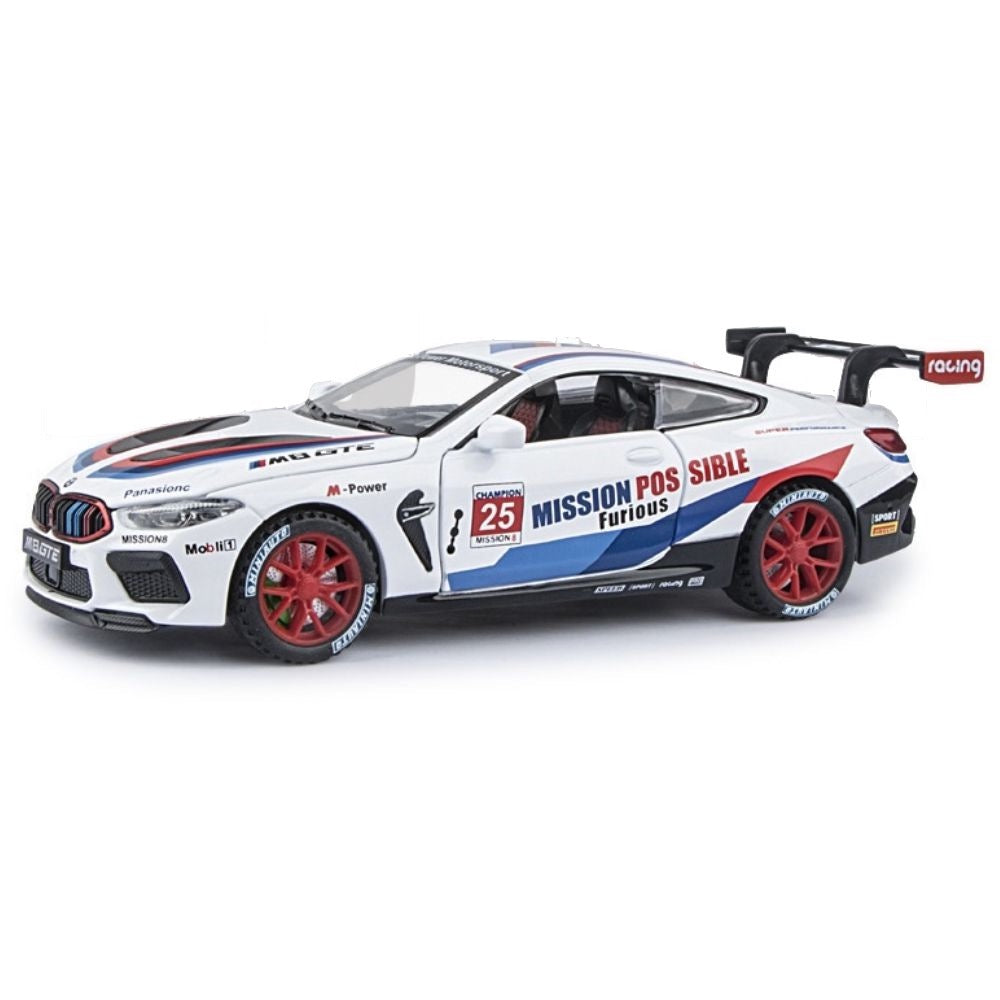 1:32 BMW 2017 M8 G15 GTE White Die Cast Model Car