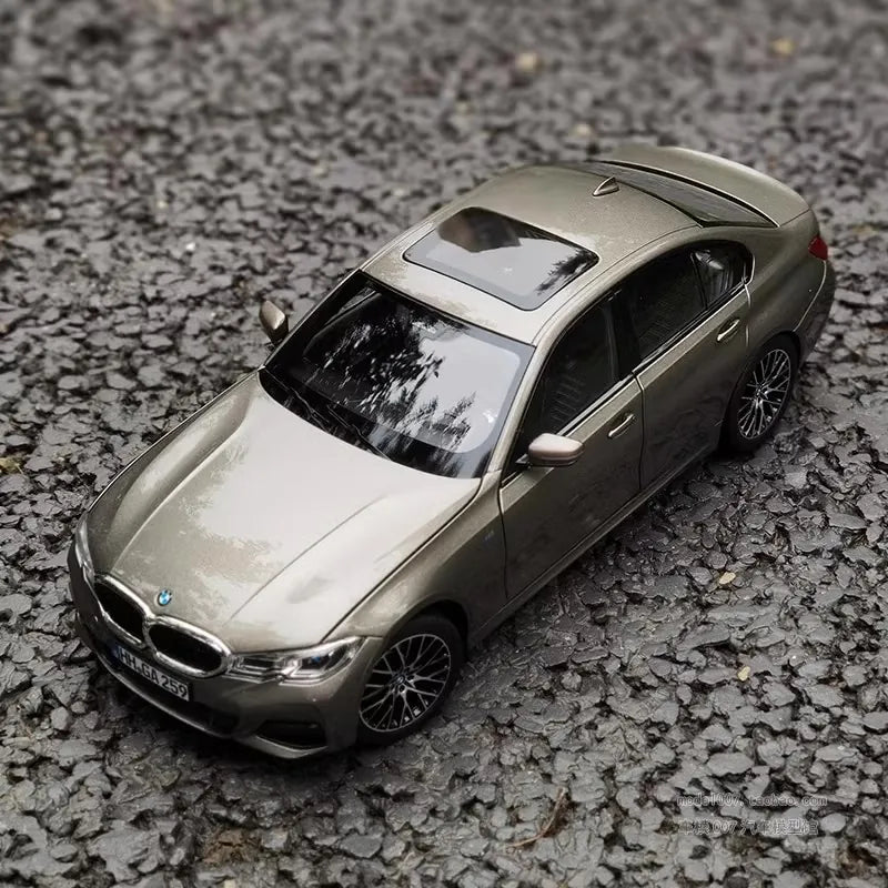 1:18 BMW 2019 330i Die Cast Model Car