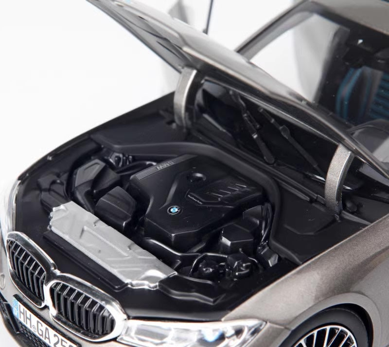 1:18 BMW 2019 330i Die Cast Model Car