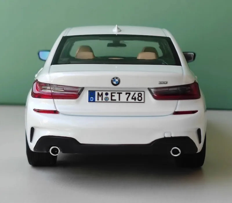 1:18 BMW 2019 330i M Sport Die Cast Model Car