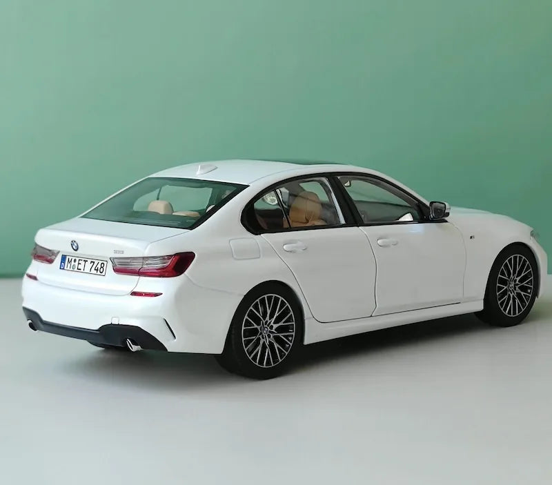 1:18 BMW 2019 330i M Sport Die Cast Model Car