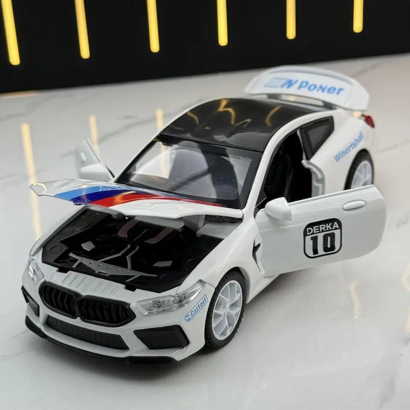 1:32 BMW 2019 M8 F92