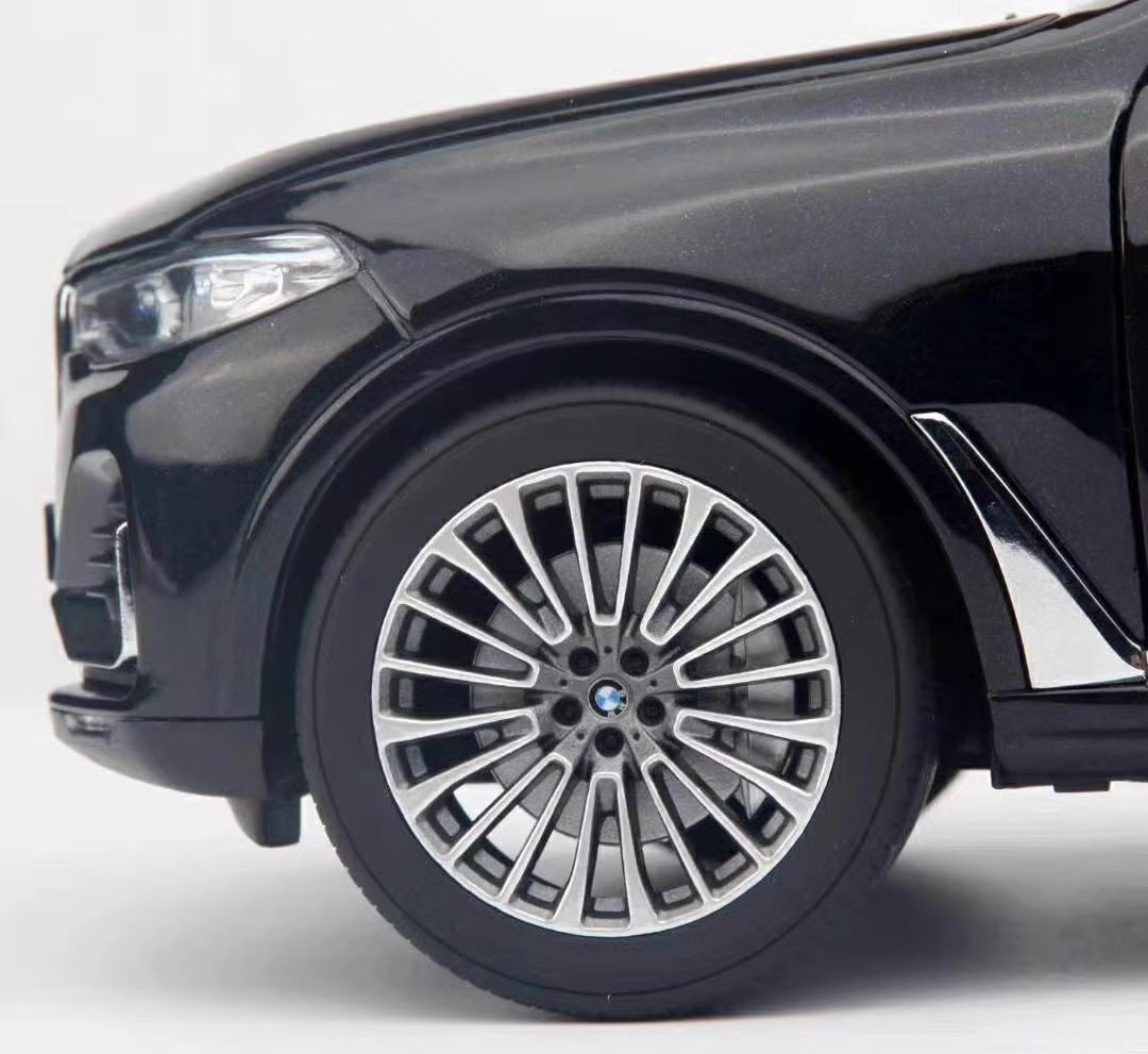 1:18 BMW 2019 X7 G07 Die Cast Model Car