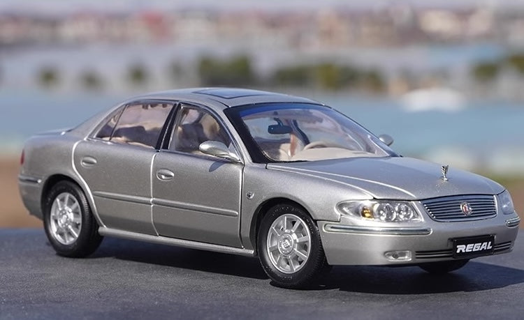 1:18 Buick 1997 Regal Die Cast Model Car