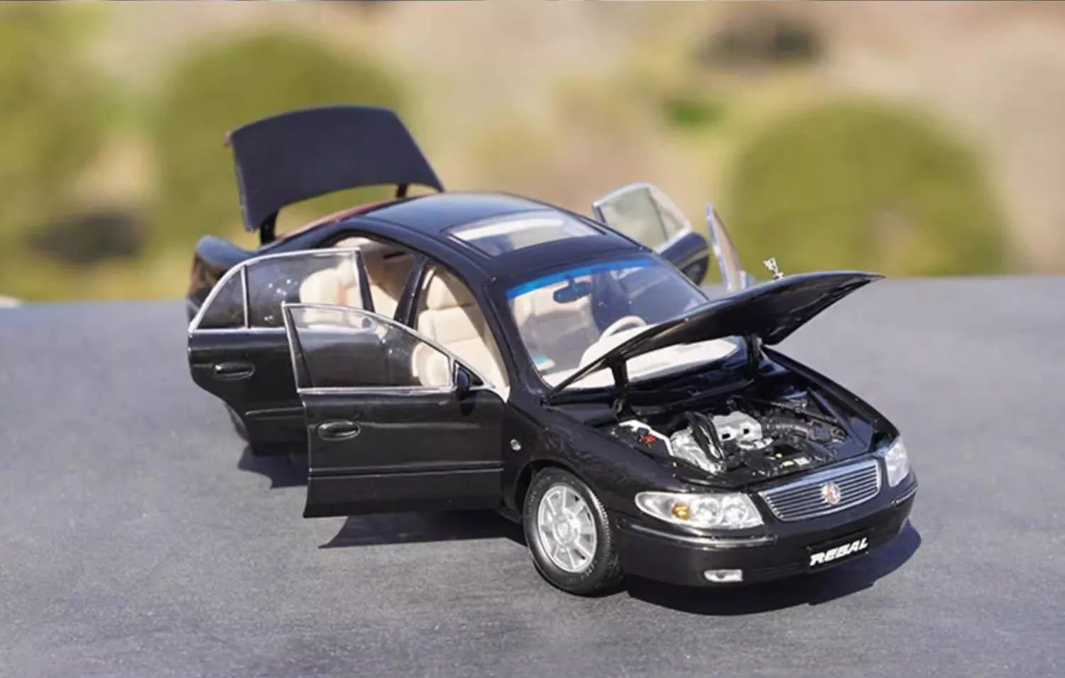 1:18 Buick 1997 Regal